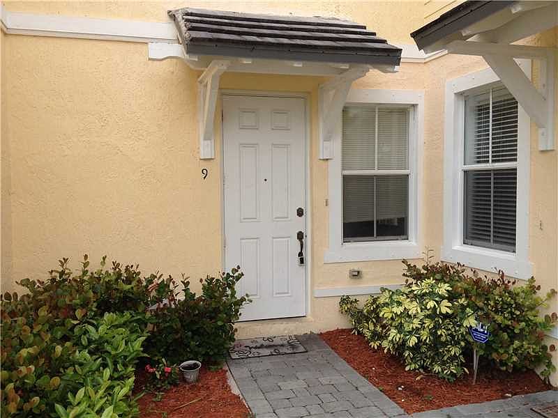 1st image of 230 SE 29 Ave #9