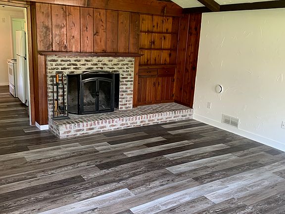 2nd image of 33295 Electric Blvd
