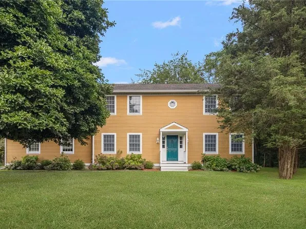 60 Arrowhead Way, Warwick, RI 02886