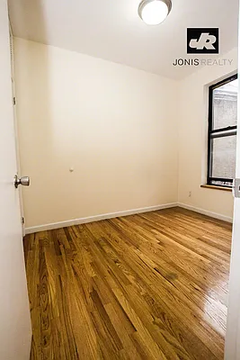 Rented by Jonis Realty | media 4