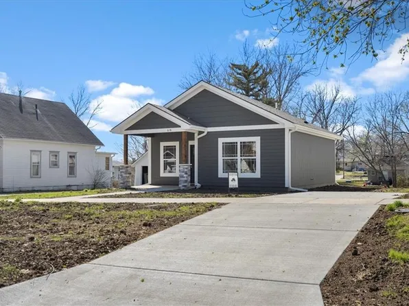 618 N Cedar St, Ottawa, KS 66067