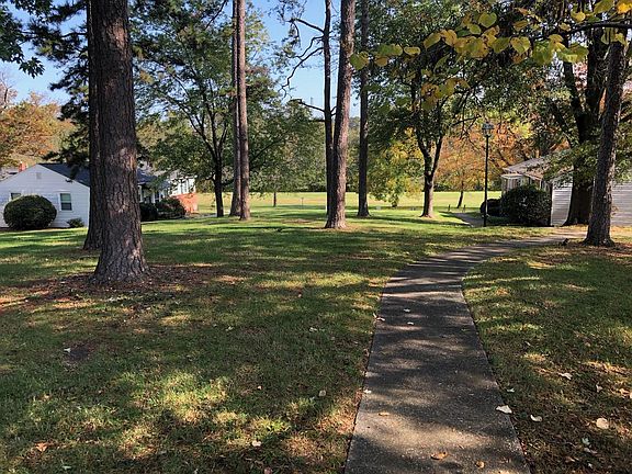 2nd image of 1823 Mimosa Dr