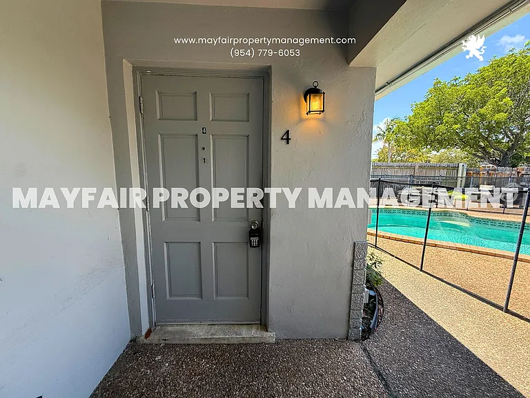 1140 NE 25th Ave #4 — Photo 8