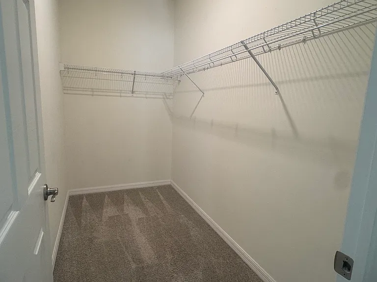 108 Boxwood Ln — Photo 11