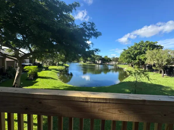 4202 S Pine Island Rd, Davie, FL 33328