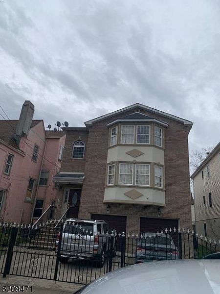 1st image of 694-696 E 26Th St
