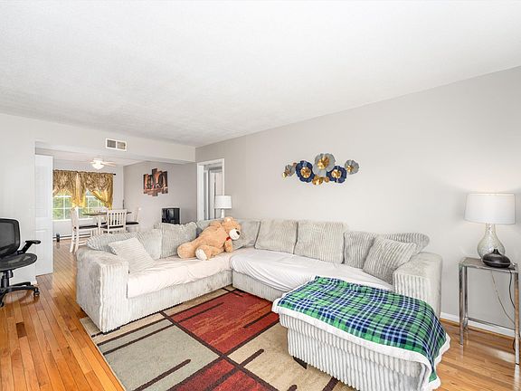 2nd image of 2517 Hydraulic Rd APT 73