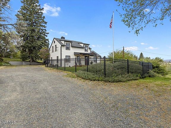 3rd image of 2880 Naches Heights Rd