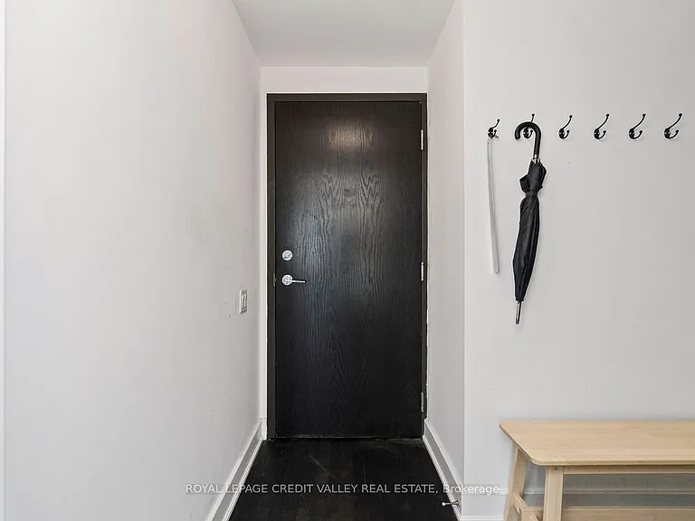 233 Carlaw Ave #816 — Photo 3