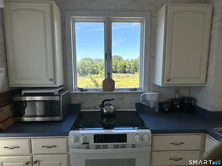 18 Prospect Hill Rd — Photo 13