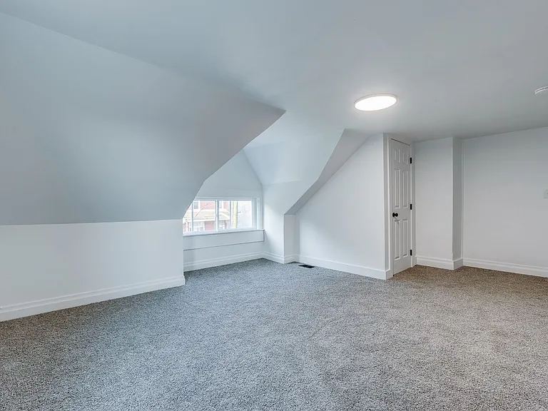 623 Lillian St — Photo 39