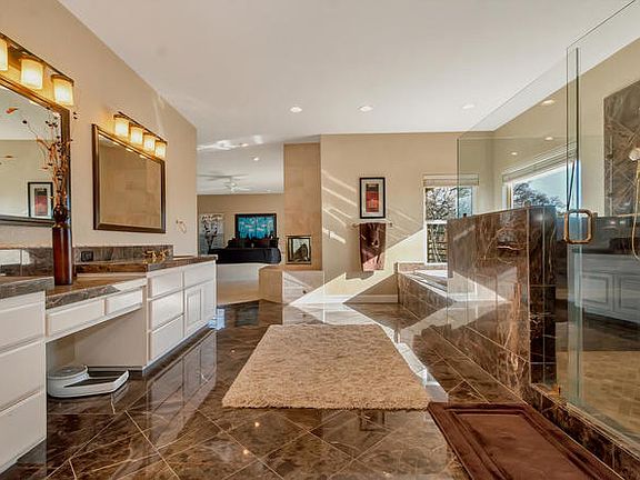 3rd image of 3626 Roble Ct