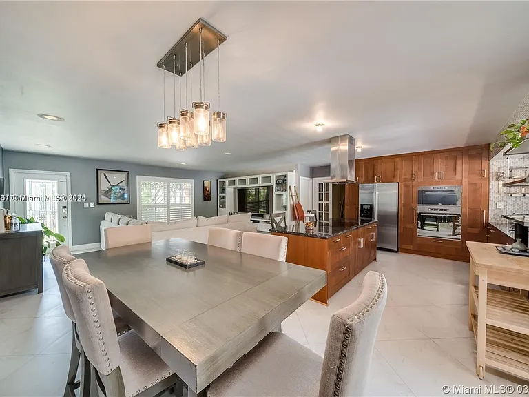 1309 Funston St — Photo 3