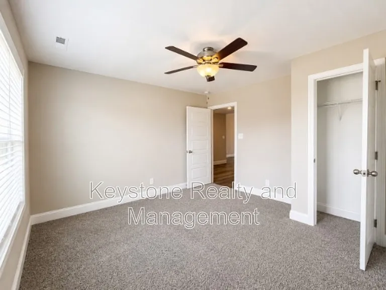 1073 Dublin Dr — Photo 11