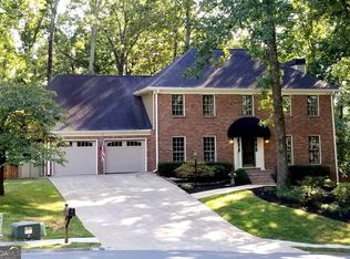 2660 Long Lake Dr NE, Roswell, GA 30075