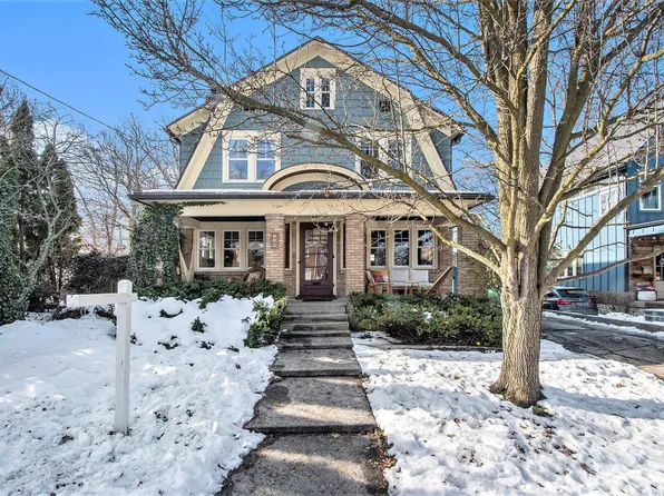 745 Gladstone Ave SE, East Grand Rapids, MI 49506