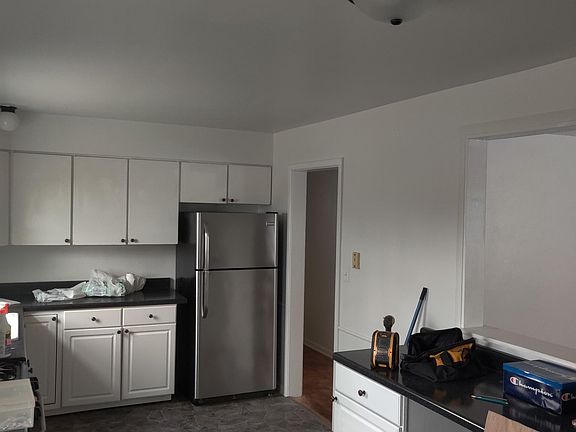 5th image of 5947 Newport Ave