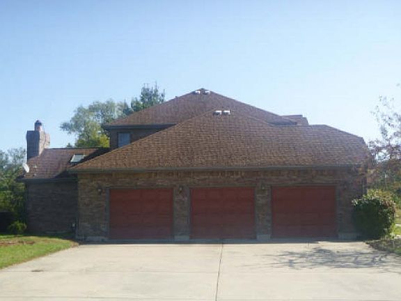 3rd image of 3035 London Dr
