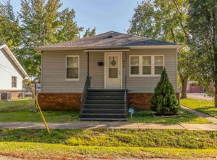 910 W Poplar St, West Frankfort, IL 62896