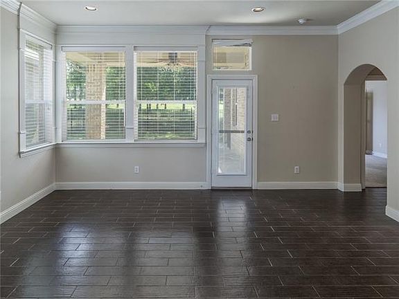 4th image of 2120 Portwood Way