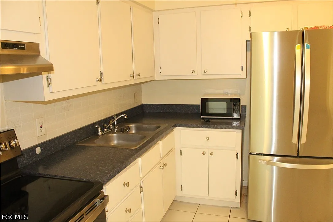 2 bed, 2.0 bath, 912 sqft, $1,290 — Photo 4