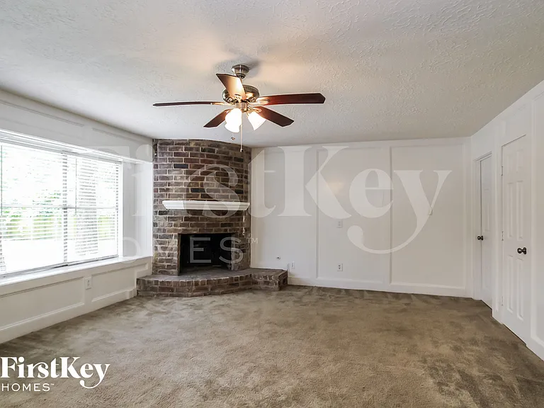 24106 Creekview Dr — Photo 5