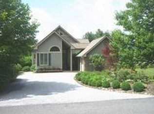 490 Lake Villas Way, Highlands, NC 28741