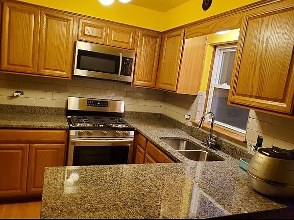 4th image of 5723 N Maplewood Ave