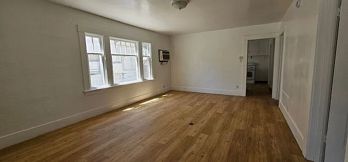 209 15th St — Photo 3