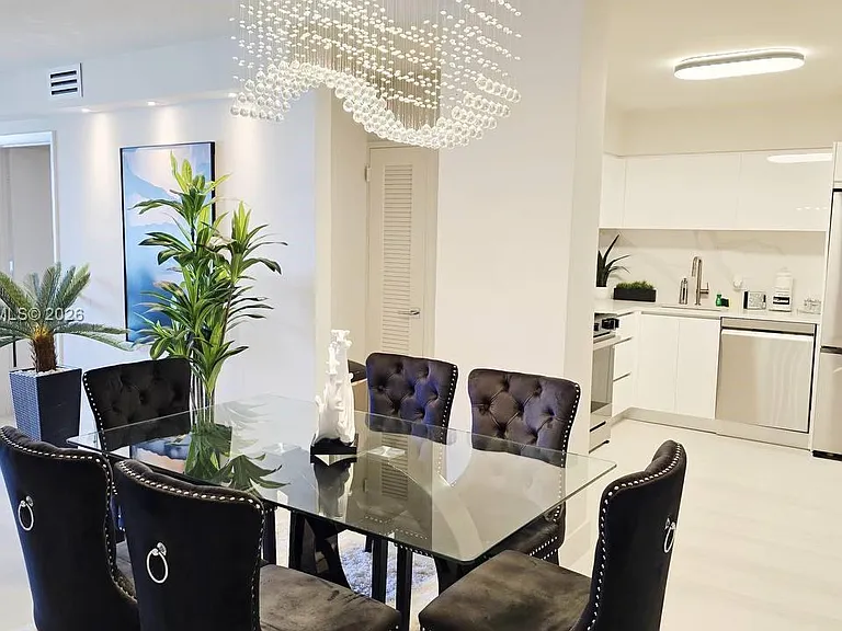 5151 Collins Ave #726 — Photo 8