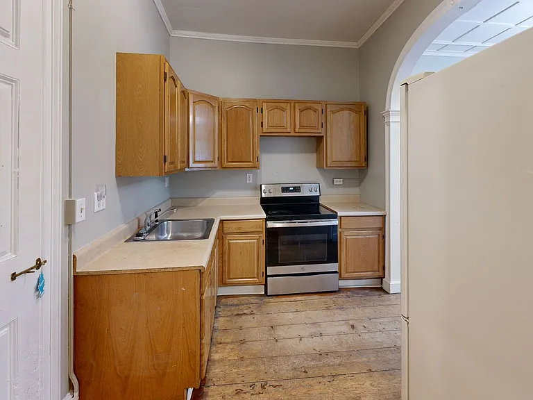 102 S Main St — Photo 2