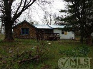 18217 Clover Ln, Carthage, MO 64836