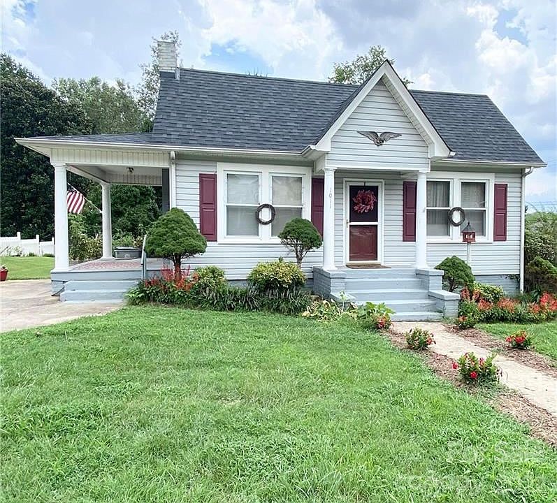 1st image of 1011 Olive Ave