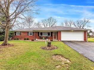 660 Russell Lake West Dr, Zionsville, IN 46077