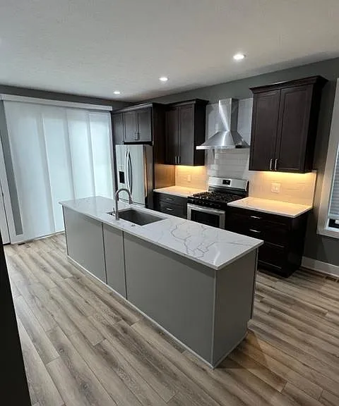 2056 N Park Ave — Photo 13