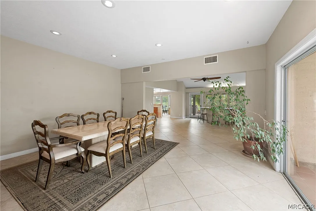 3 bed, 3.0 bath, $4,200 — Photo 4