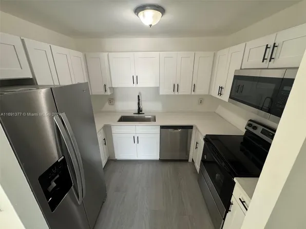 2017 NW 46th Ave APT A301, Fort Lauderdale, FL 33313