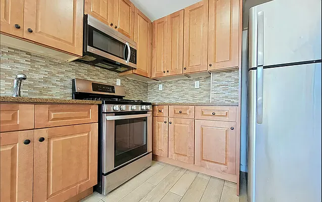 Rented by Farside Realty LLC | media 1