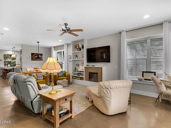 4th image of 186 Ventana Blvd