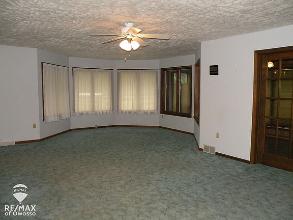 4th image of 431 Maple Ln