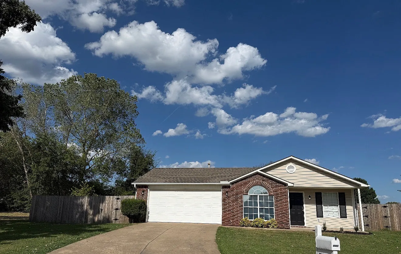 3 bed, 2.0 bath, 1097 sqft, $1,625 — Photo 1