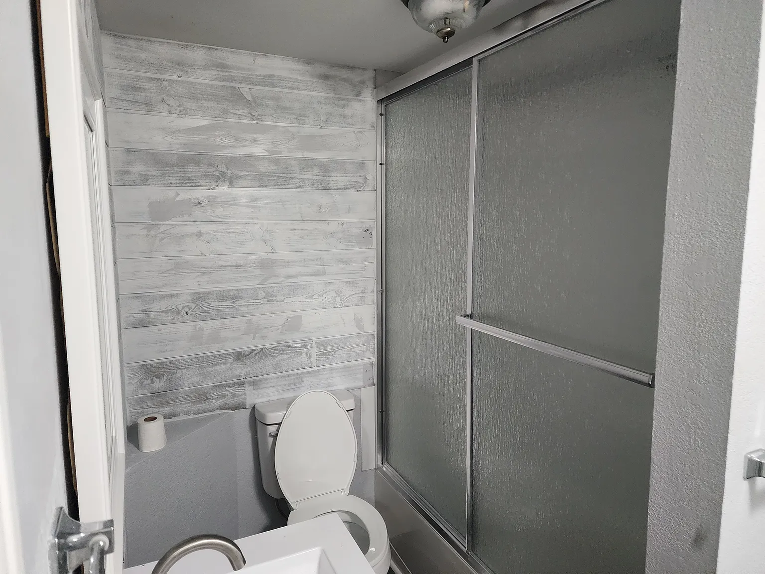 "Rare"2bd Home/Garage — Photo 1