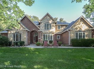 28746 Hickory Lodge Dr, Van Meter, IA 50261