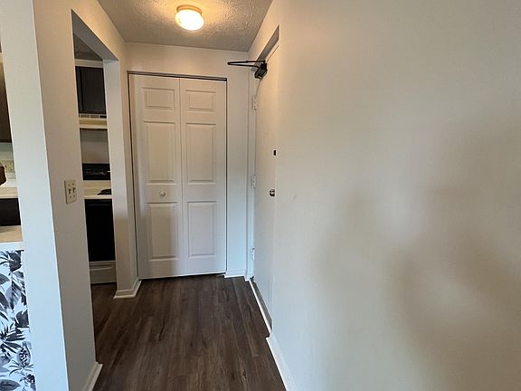 4th image of 4008 W Erie Ave #Sh