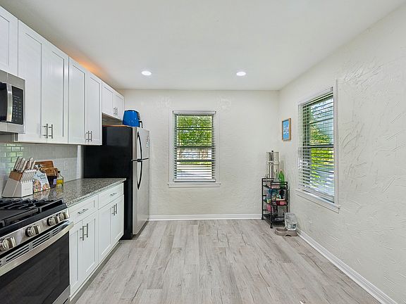 5th image of 2821 S Hills Ave