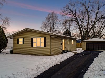 17 Austin Ave, Carpentersville, IL, 60110