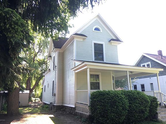 2nd image of 430 Lincoln Ave NW