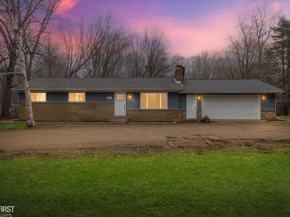 3755 Dartmouth Rd, Oxford, MI 48371