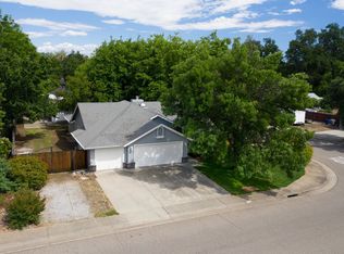 6560 Creekside St, Redding, CA 96001
