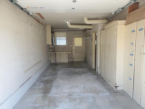 3rd image of 2735 Flores St